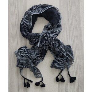 BCBGeneration Black & White Geometric Tassel Scarf
